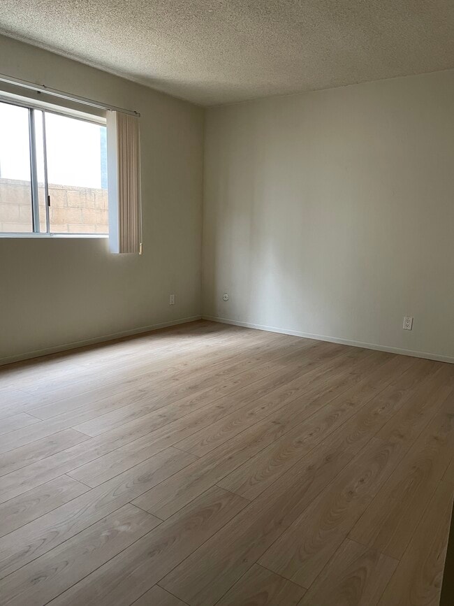 Photo - 15001 Condon Ave