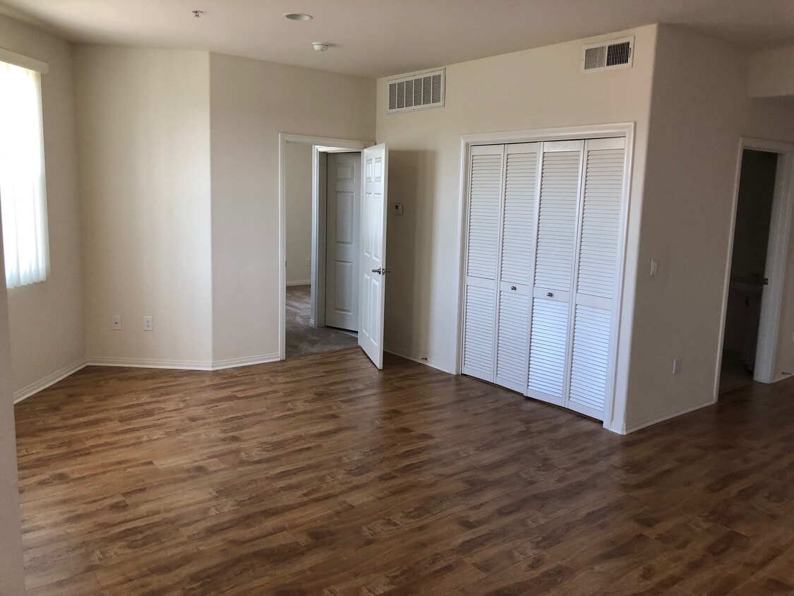 Floor Plan - 2x2.5F-1296