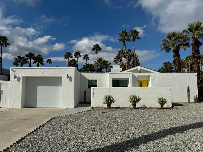 Building Photo - 1340 E Gem Cir Rental