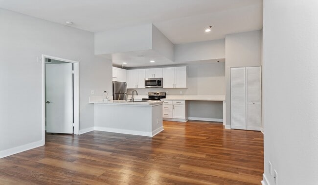 Renovated kitchens with premium finishes are available for upgrade. Ask the leasing team for more details. - Island Club
