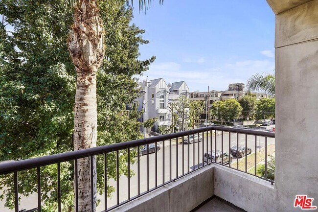 Photo - 909 Croft Ave Unit 301