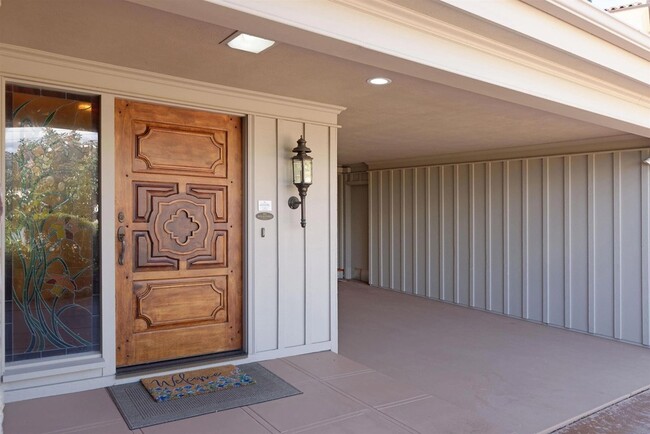 Photo - 3125 Qualtrough St