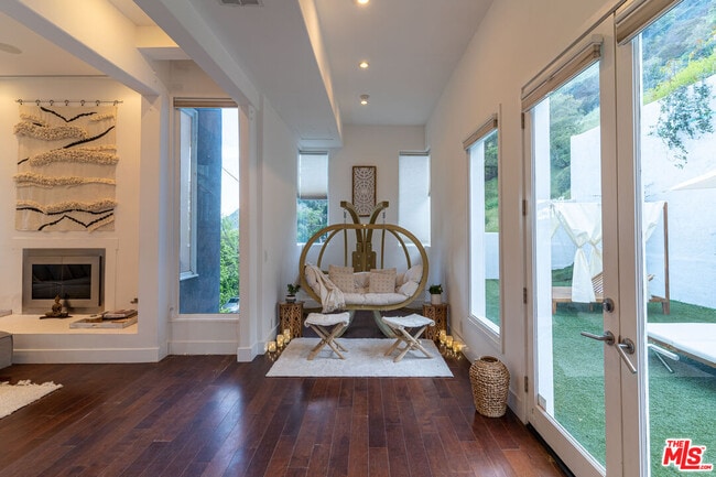 Photo - 1857 N Beverly Dr