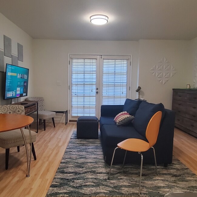 Main Room view from Kitchenette - 301 N Francisca Ave Unit Lower