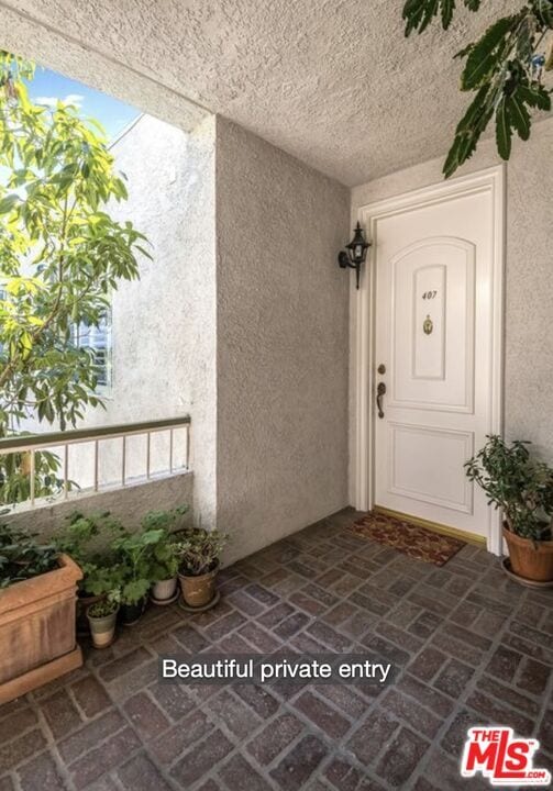 Photo - 1375 Kelton Ave Unit 407