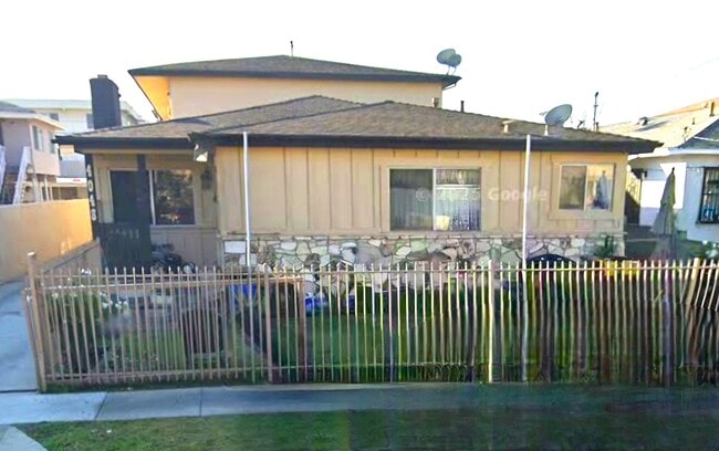 Building Photo - 4048 139th St Unit A