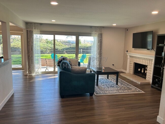 Photo - Beautiful 3 bed / 2.5 bath Townhome in Carlsbad