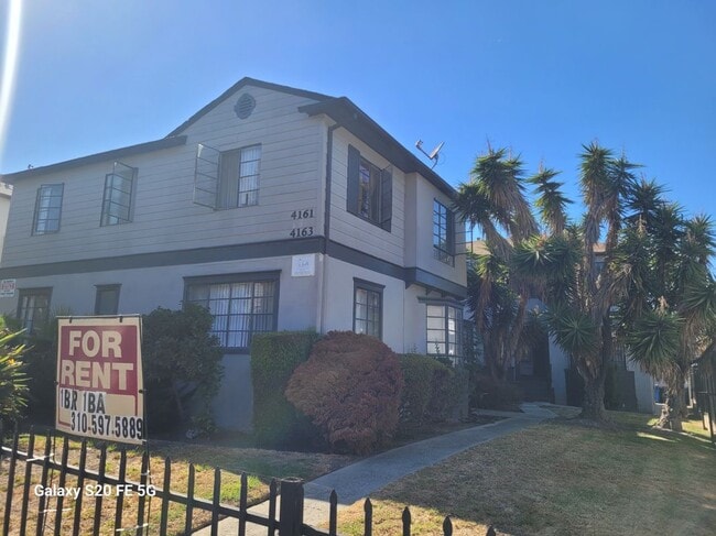 Building Photo - 4163 Somerset Dr