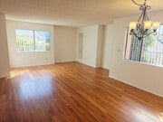 Photo - 1144-15-8 Rosedale Ave Unit 8