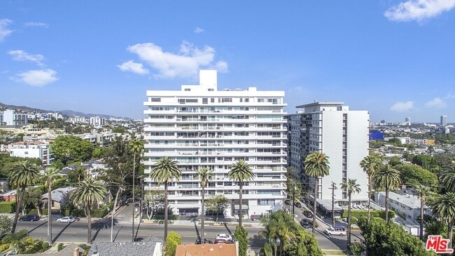 Building Photo - 838 N Doheny Dr Unit 807