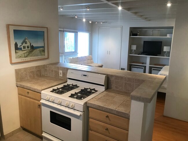 Building Photo - 516 N San Vicente Blvd Unit 5161/4