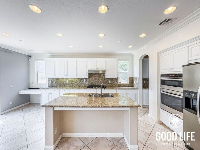 Photo - 3896 Lake Cir Dr