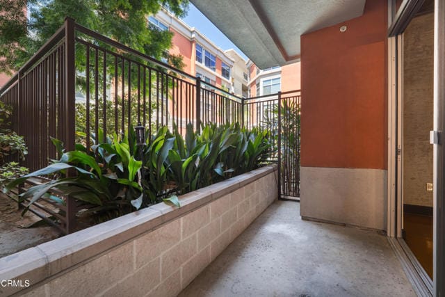 Photo - 840 E Green St Unit 121