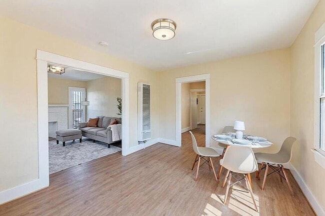 Photo - 1321 E 48th St