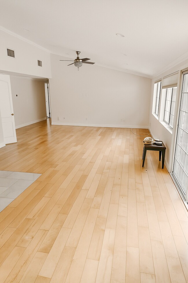 Photo - 5716 Comanche Ave