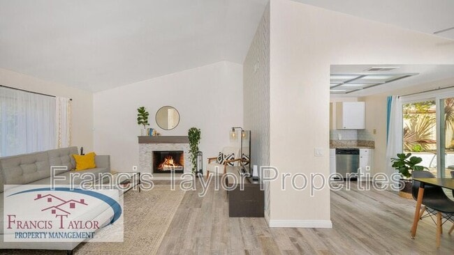 Photo - 5288 Leon St