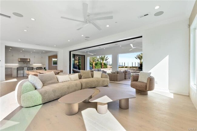 Photo - 20448 Liverpool Way