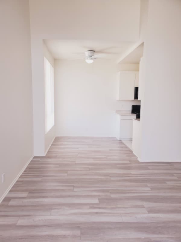 Photo - 4343 Whitsett Ave