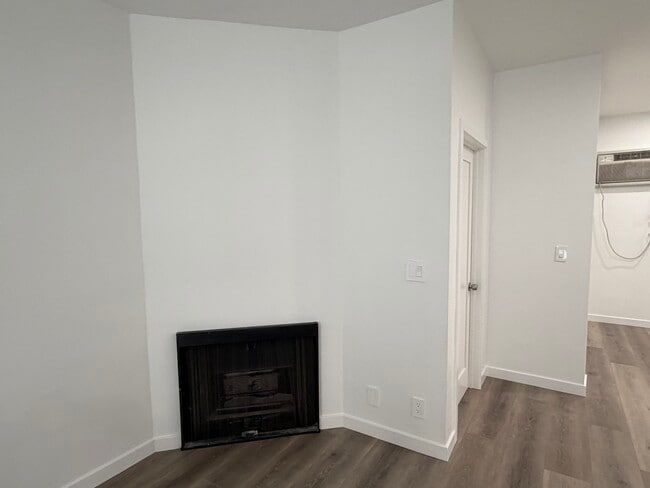 Photo - 10932 Bloomfield St