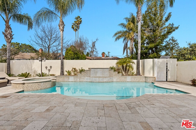 Photo - 12419 Erwin St