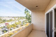 2 BR, 2 BA - 860 SF - La Cuesta