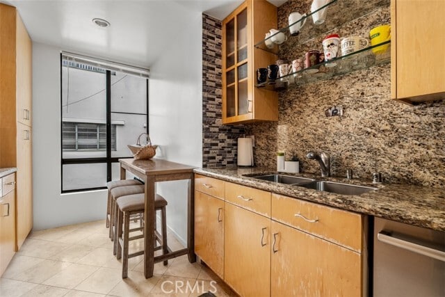Building Photo - 450 N Oakhurst Dr Rental