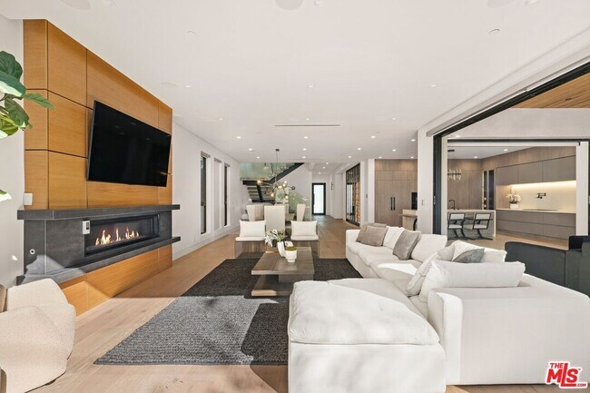 Photo - 829 N Ogden Dr