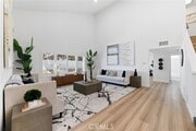 Photo - 25381 MacKenzie St