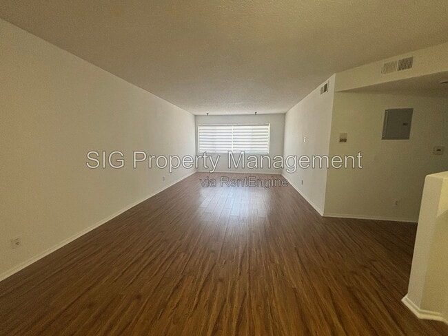 Photo - 10241 Commerce Ave Unit 5
