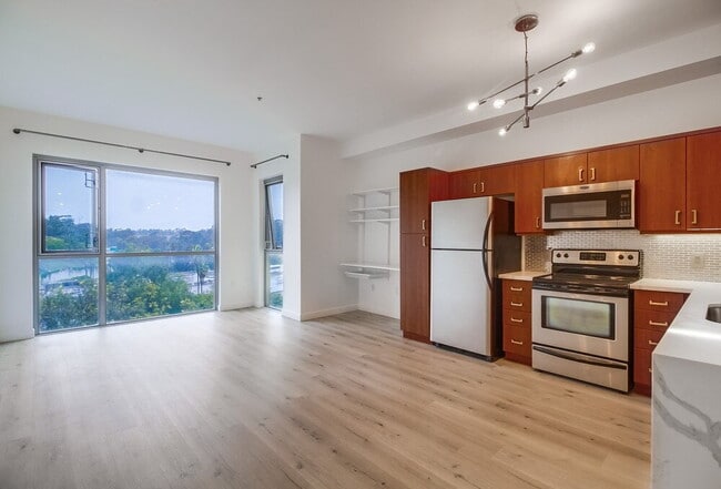 Photo - Beautiful Downtown 1BR/1BA Condo Unit 428