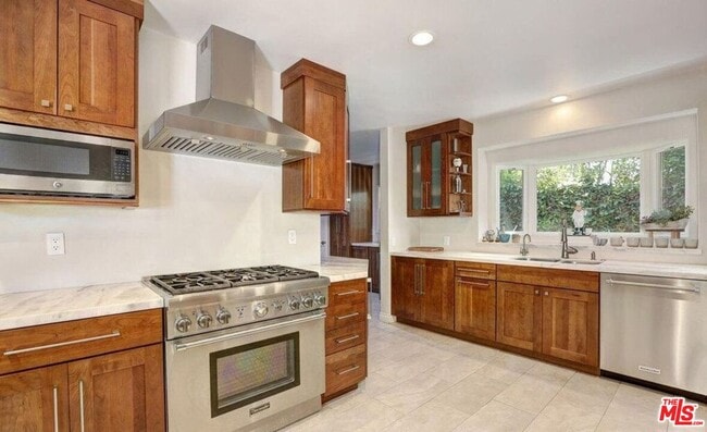 Photo - 3076 Earlmar Dr