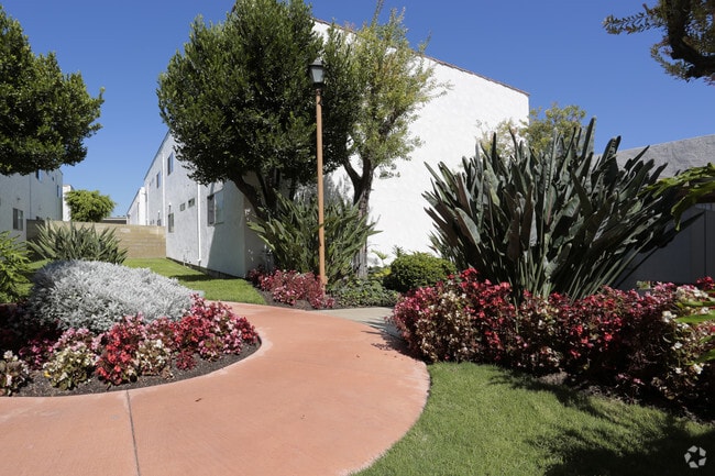 Las Casas Apartments - Las Casas Apartments