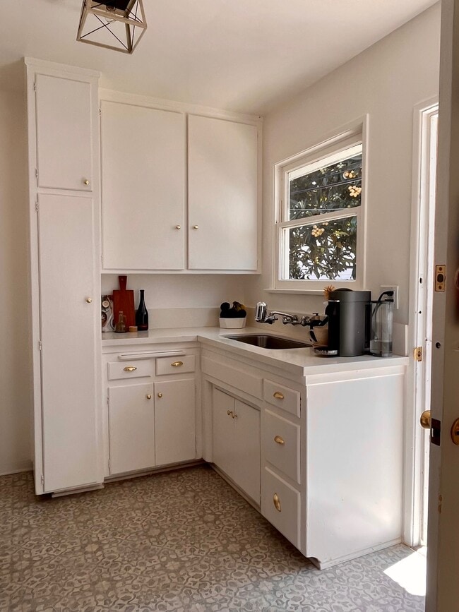 Kitchen - 830 20th St