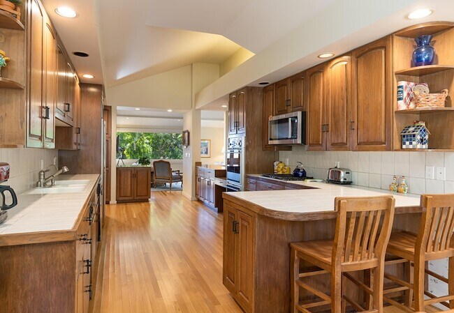 Photo - 1726 Lasuen Rd