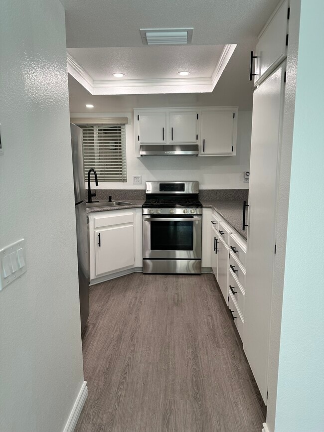Building Photo - 28112 Mariposa Unit 165