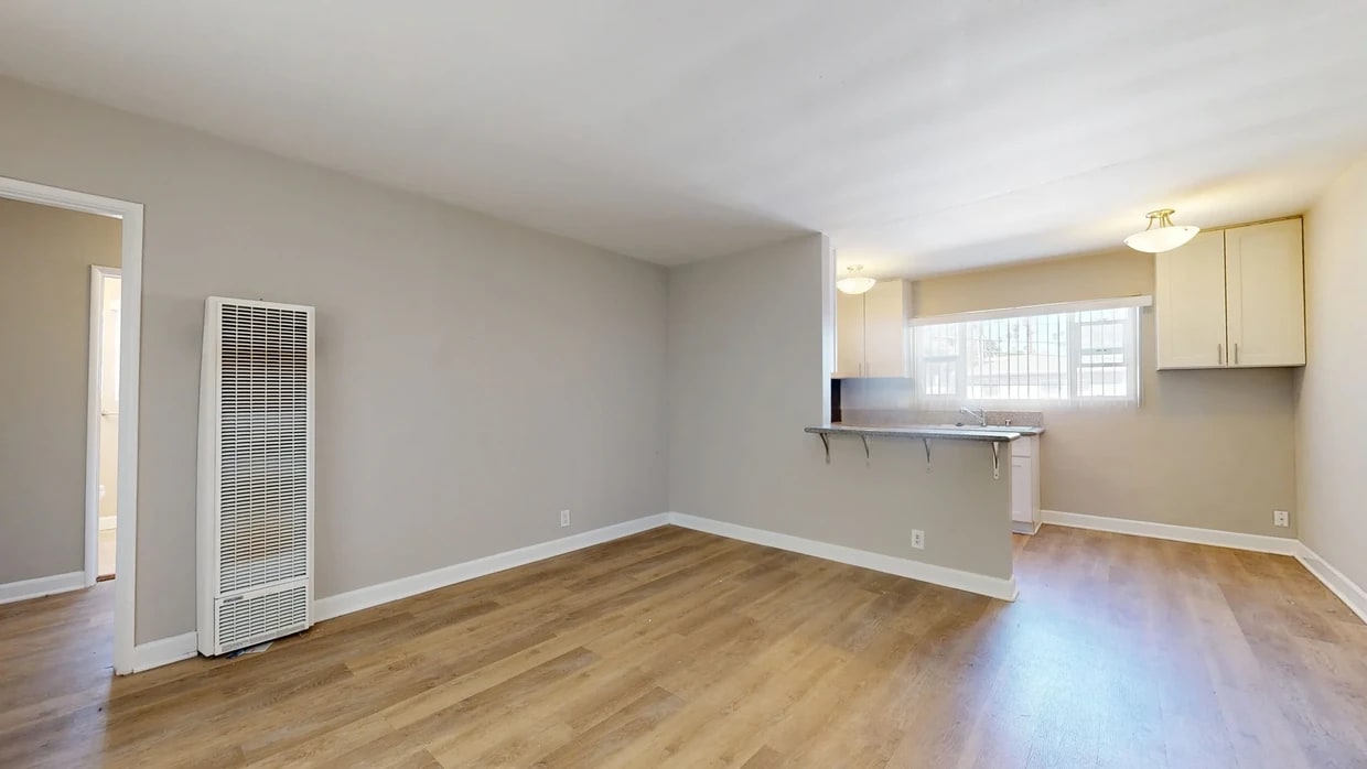 3D Tour - 125 Ximeno Ave. Apartments