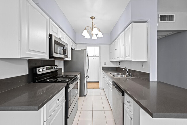 Photo - 12801 Moorpark St Unit 308