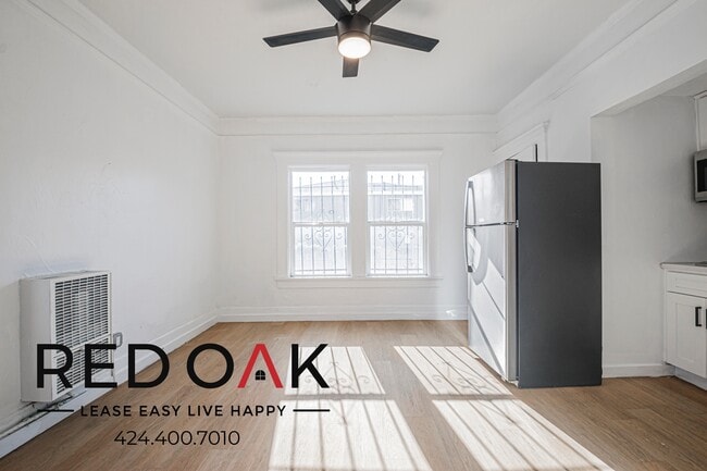 Photo - 1026 W 22nd St Unit 4