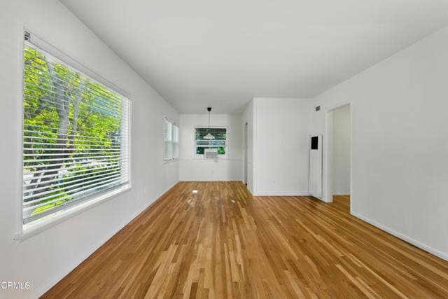 Photo - 1545-1542 Riverside Dr