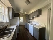 Photo - 2822 St George St