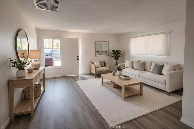 Building Photo - 51049 Eisenhower Dr Unit 9