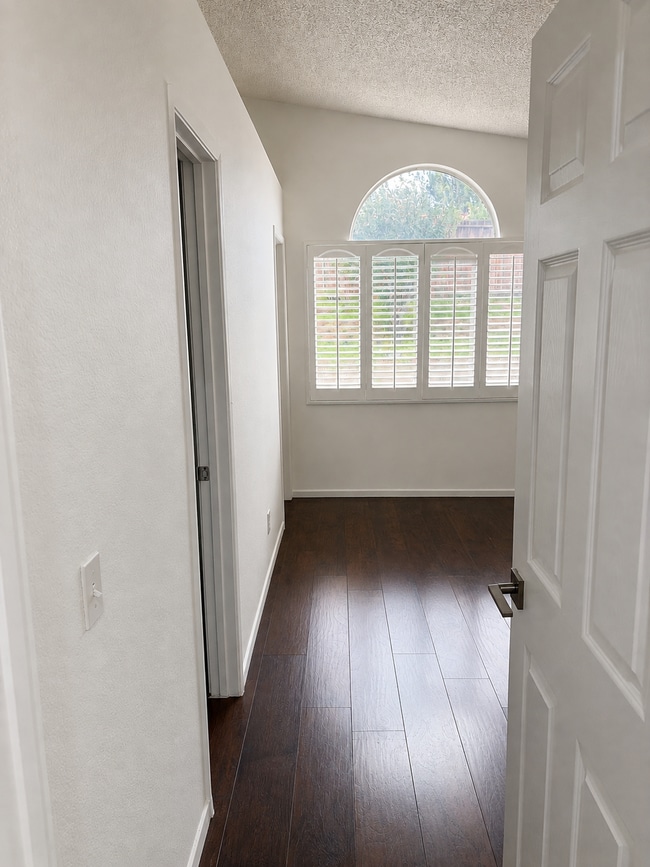 Photo - 10791 Euclid St