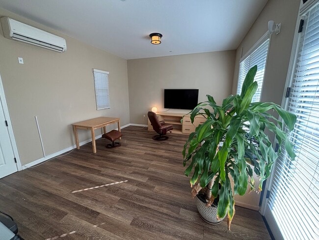 Photo - 4-Bedroom Home in the Gated Villa Metro Community!