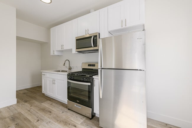 Photo - 1625 Mariposa Ave Apartment Unit 105