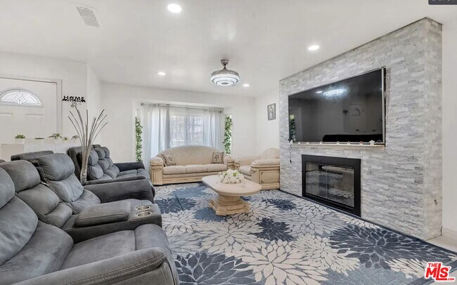 Photo - 7701 Baird Ave