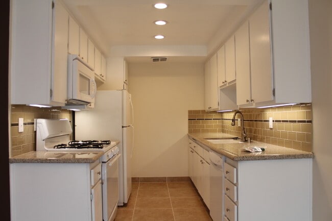 Photo - 2349 S Bentley Ave