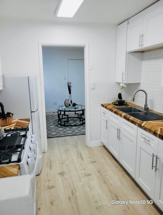 "Brand new" Cottage! 1-BR + den, totally ... - "Brand new" Cottage! 1-BR + den, totally ... Apartment Unit 3817 Wabash Ave.-1