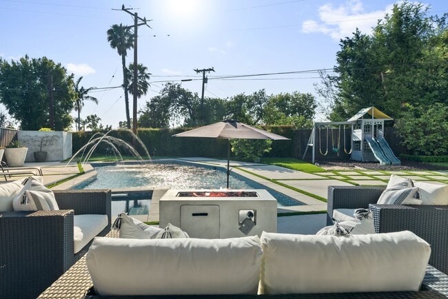 Photo - 11951 Gladstone Dr