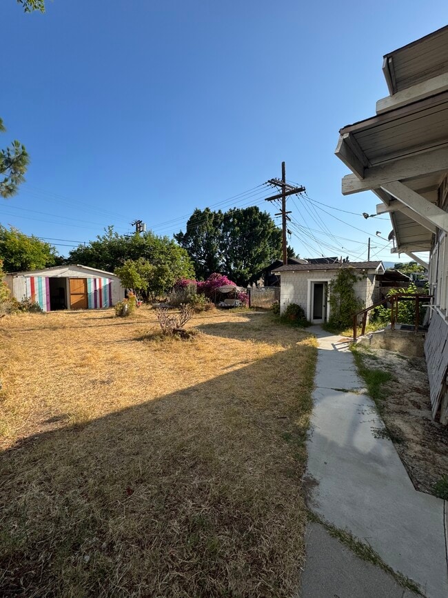 Photo - 214 W Chestnut St