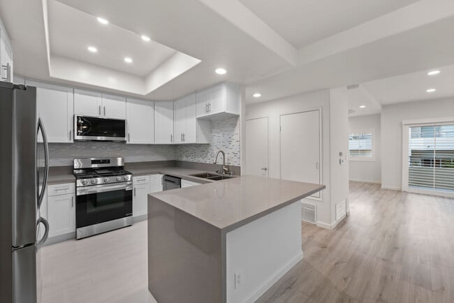 Photo - Carlyle Condominiums